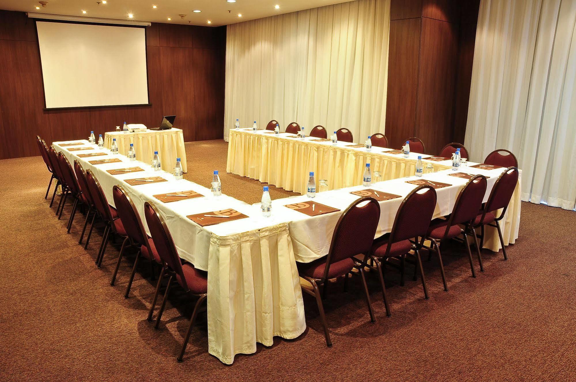 Bristol Merit Hotel Belo Horizonte Exteriör bild