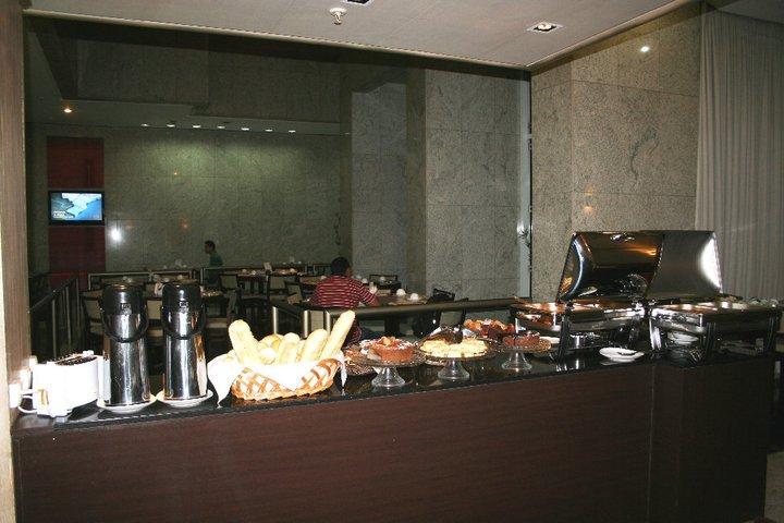 Bristol Merit Hotel Belo Horizonte Restaurang bild